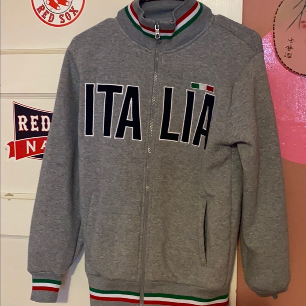 NWOT Italia Sweatshirt